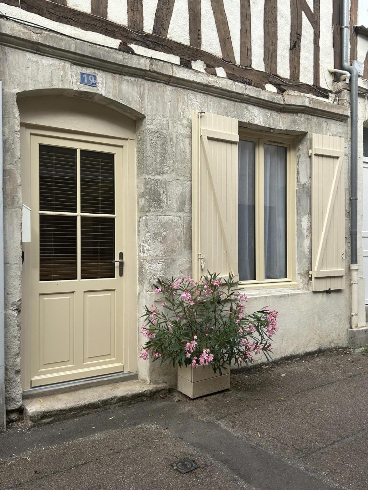 オセールL'Annexe De L'Abbayeアパートメント エクステリア 写真